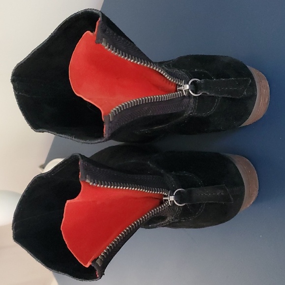 Dolce Vita Black Suede Bootie, 6 - Picture 4 of 8